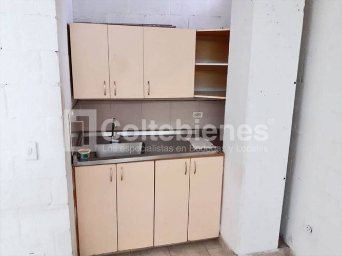 Local en arriendo en El Poblado, Medellín, 93 m² · foto 4 de 10