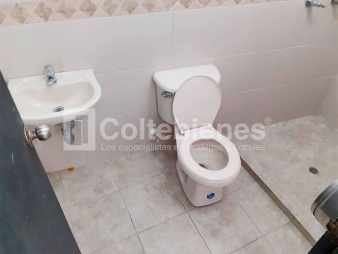Local en arriendo en El Poblado, Medellín, 93 m² · foto 5 de 10