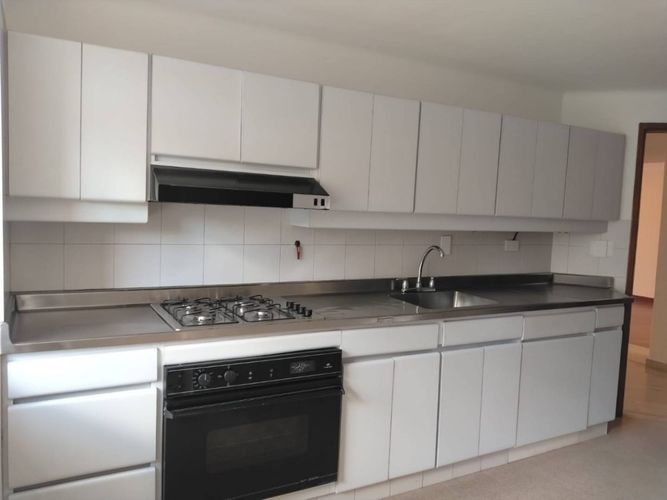 Apartamento de 3 alcobas en arriendo en El Poblado, Medellín, 172 m² · foto 7 de 23