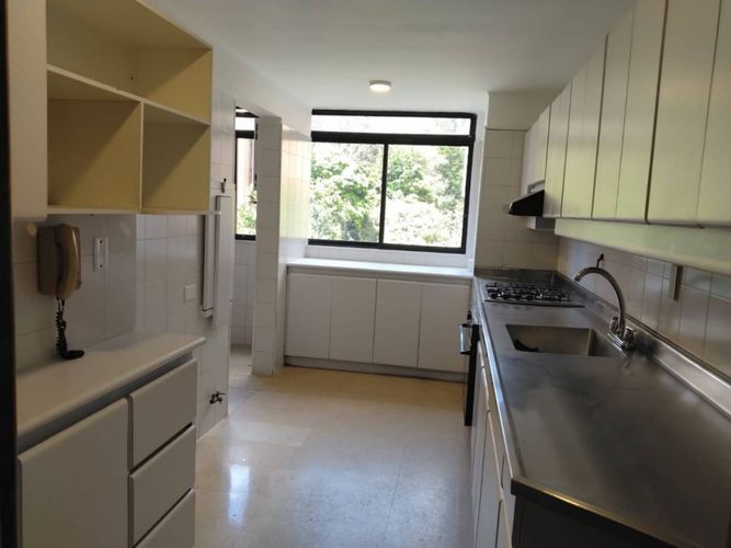 Apartamento de 3 alcobas en arriendo en El Poblado, Medellín, 172 m² · foto 8 de 23