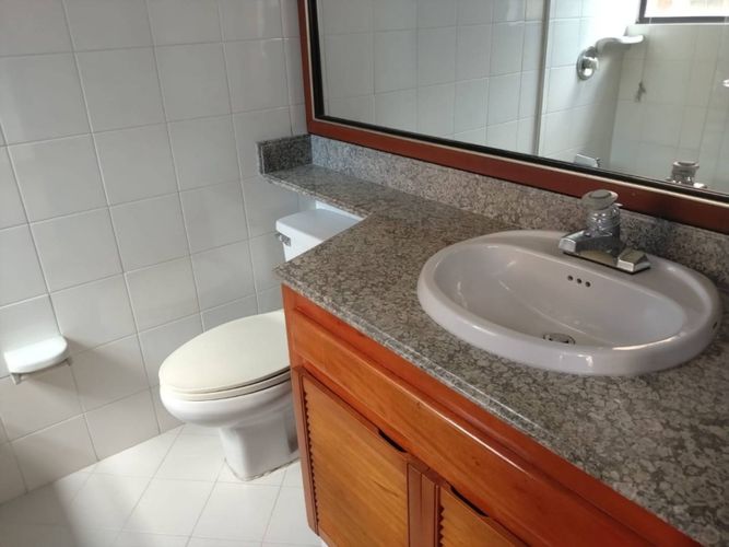 Apartamento de 3 alcobas en arriendo en El Poblado, Medellín, 172 m² · foto 18 de 23