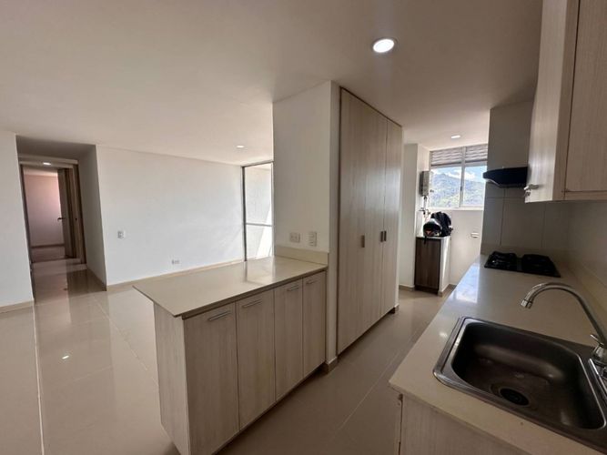 Apartamento de 3 alcobas en venta en Las Lomitas, Sabaneta, 80 m² · foto 4 de 19