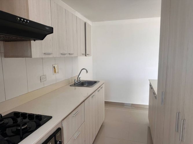 Apartamento de 3 alcobas en venta en Las Lomitas, Sabaneta, 80 m² · foto 5 de 19