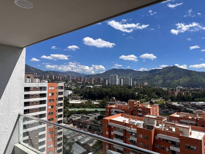 Apartamento de 3 alcobas en venta en Las Lomitas, Sabaneta, 80 m² · foto 6 de 19