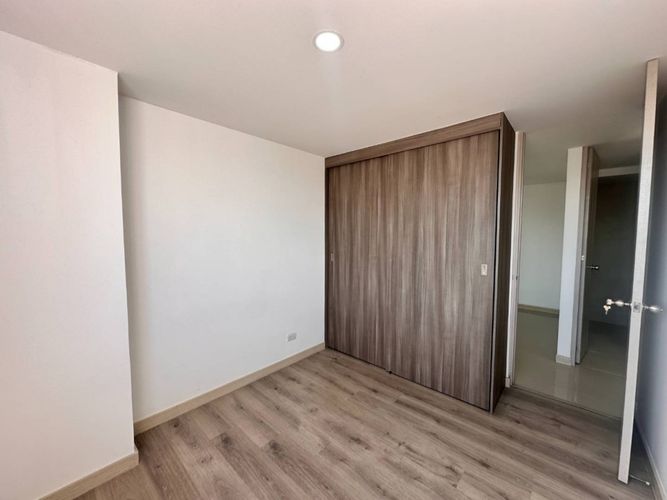 Apartamento de 3 alcobas en venta en Las Lomitas, Sabaneta, 80 m² · foto 13 de 19