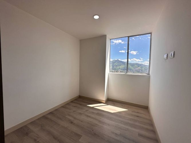 Apartamento de 3 alcobas en venta en Las Lomitas, Sabaneta, 80 m² · foto 14 de 19