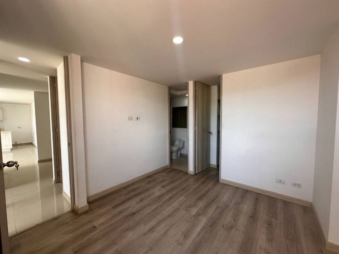 Apartamento de 3 alcobas en venta en Las Lomitas, Sabaneta, 80 m² · foto 17 de 19