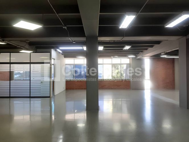 Local en arriendo en El Poblado, Medellín, 196 m² · foto 5 de 10