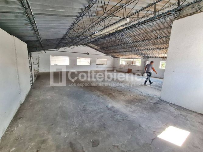 Bodega en arriendo en San Jose Obrero, Bello, 1400 m² · foto 4 de 16