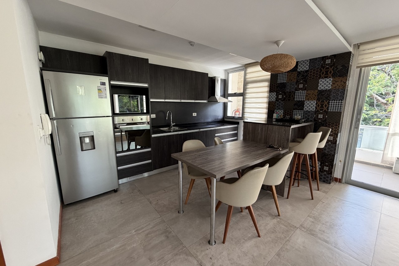 Barrio Madame Lynch – Departamento de un dormitorio en suite con vestidor en alquiler — foto 2