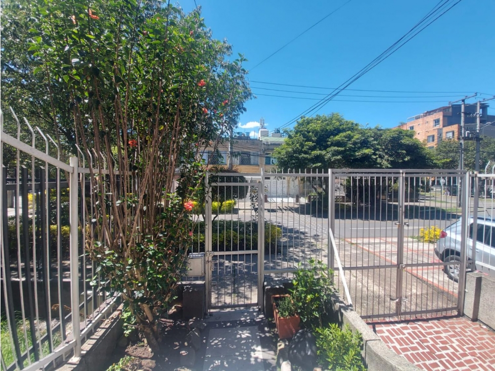 Casa en venta en Belalcazar, Bogotá · foto 3 de 24