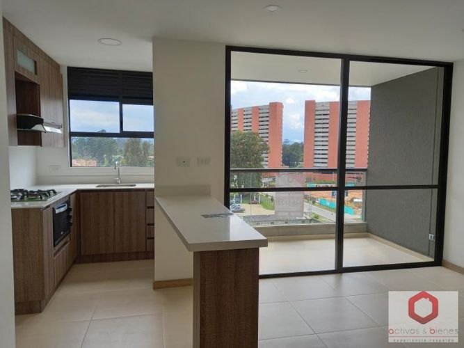 Apartamento de 3 alcobas en venta en Llano Grande, Rionegro, 80 m² · foto 2 de 6