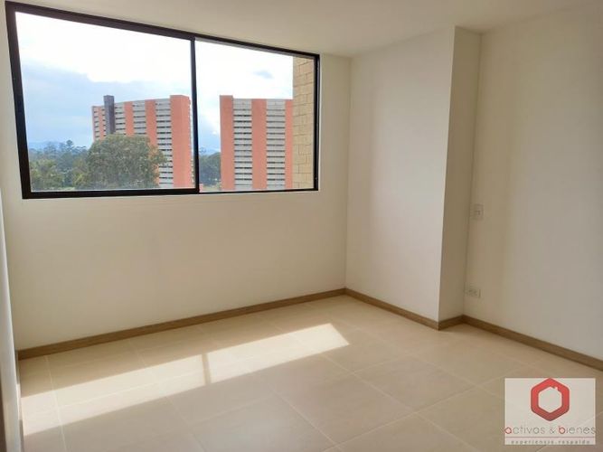 Apartamento de 3 alcobas en venta en Llano Grande, Rionegro, 80 m² · foto 4 de 6