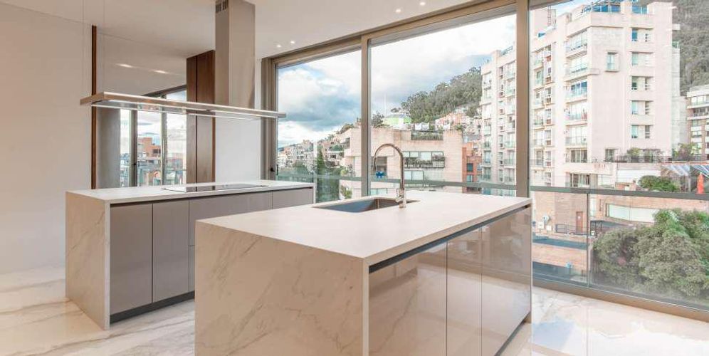 Apartamento de 3 alcobas en venta en Chapinero Alto, Bogotá, 381 m² · foto 5 de 12