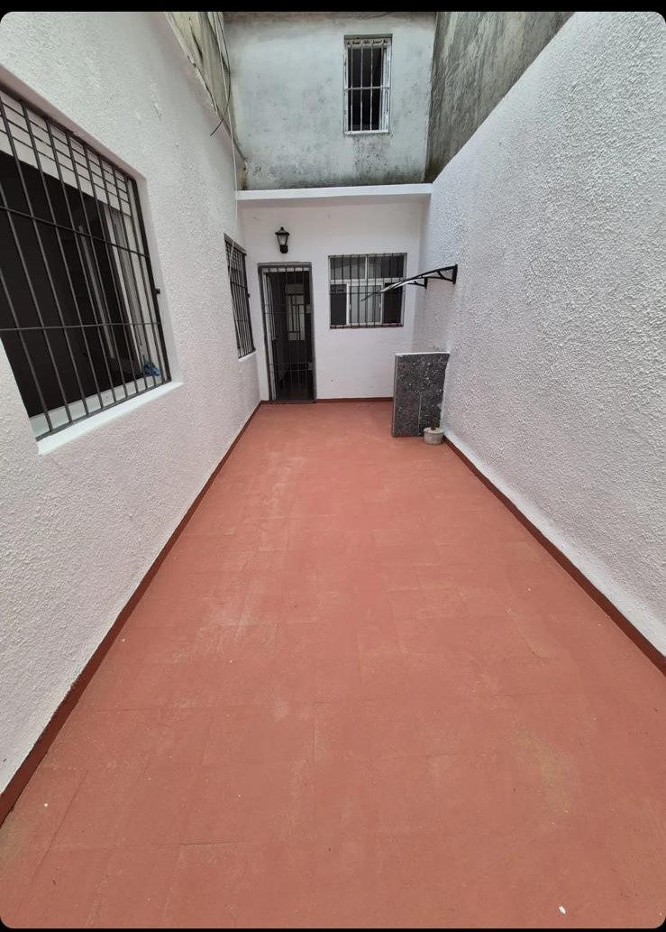 Alquiler Apartamento Tipo Casa, Dos Dormitorios Con Cochera En Malvín Dr José María Delgado 1800 - 2100, Montevideo, Malvin