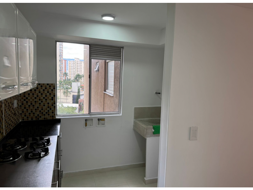 Apartamento en venta en Loma de los bernal, Medellín 4