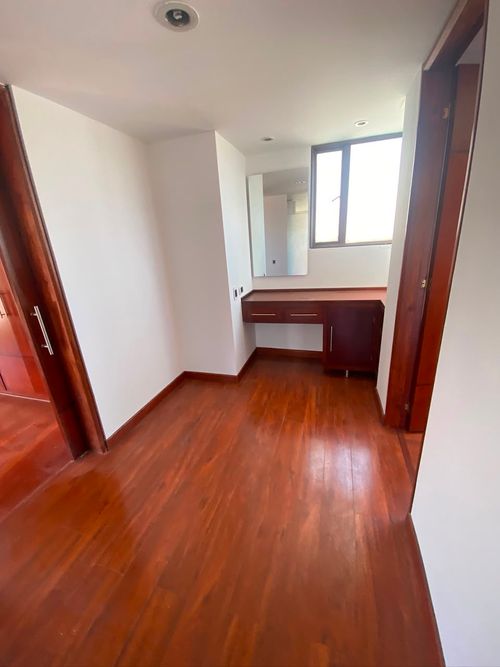 Apartamento en venta en Santa Barbara, Bogotá · foto 2 de 24