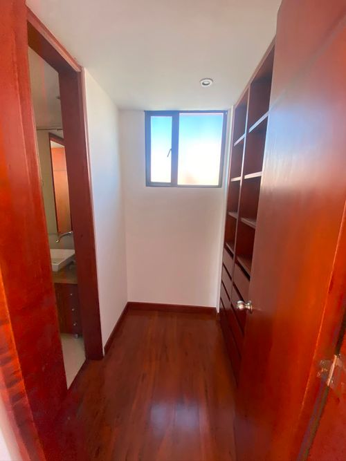 Apartamento en venta en Santa Barbara, Bogotá · foto 8 de 24