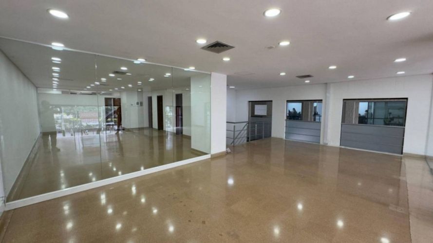 Oficina en arriendo en Patio Bonito, Medellín, 250 m² · foto 2 de 15