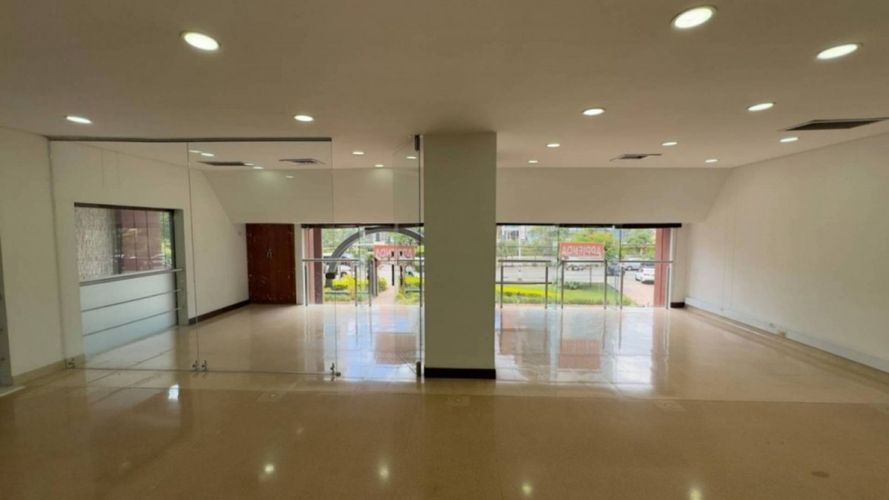Oficina en arriendo en Patio Bonito, Medellín, 250 m² · foto 3 de 15