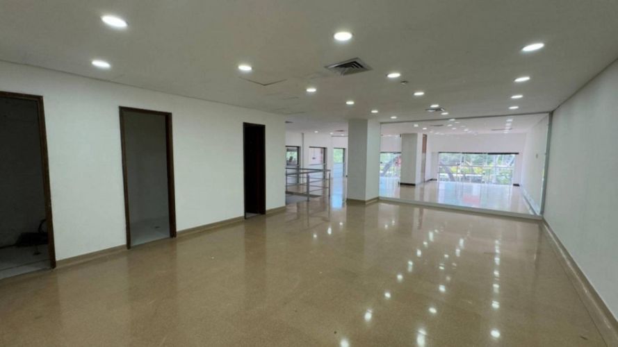 Oficina en arriendo en Patio Bonito, Medellín, 250 m² · foto 4 de 15