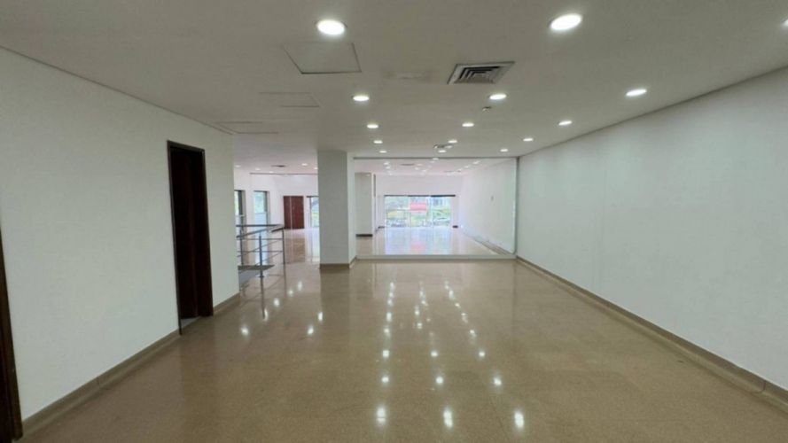 Oficina en arriendo en Patio Bonito, Medellín, 250 m² · foto 6 de 15