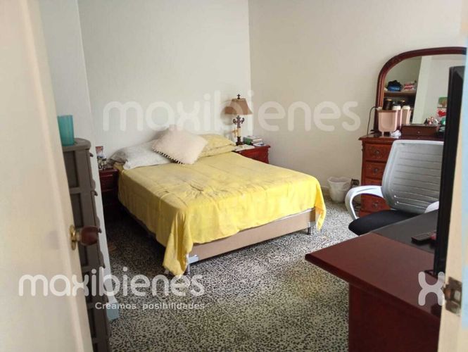 Casa de 7 alcobas en arriendo en Florida Nueva, Medellín, 375 m² · foto 5 de 12