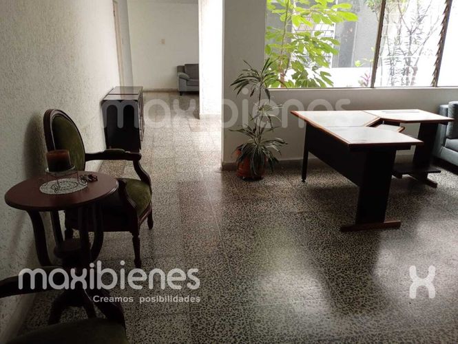 Casa de 7 alcobas en arriendo en Florida Nueva, Medellín, 375 m² · foto 9 de 12