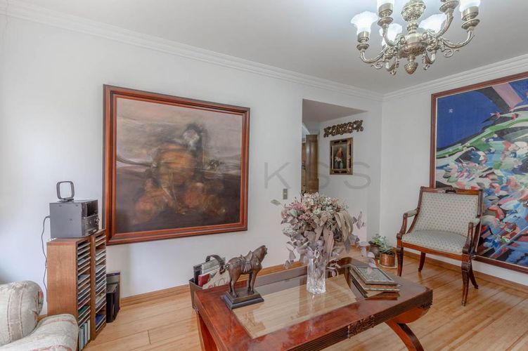 Apartamento de 4 alcobas en venta en Santa Barbara Occidental, Bogotá, 134 m² · foto 2 de 17