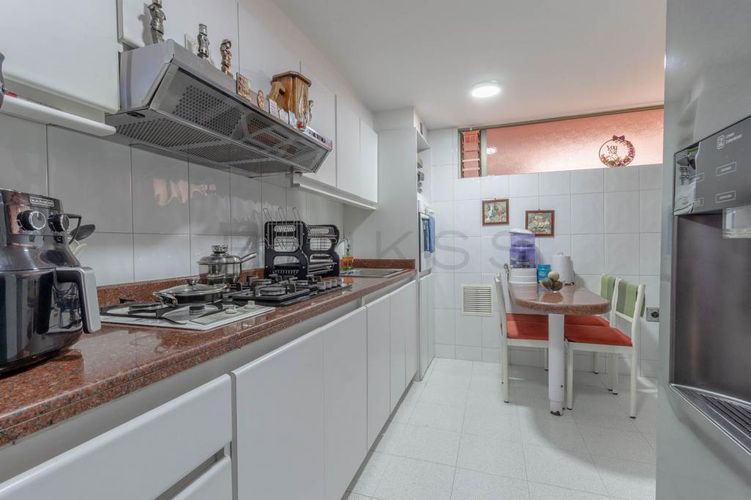 Apartamento de 4 alcobas en venta en Santa Barbara Occidental, Bogotá, 134 m² · foto 4 de 17