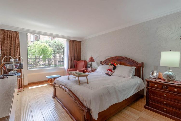 Apartamento de 4 alcobas en venta en Santa Barbara Occidental, Bogotá, 134 m² · foto 6 de 17