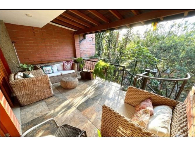 Casa de 4 alcobas en arriendo en El Dorado, Medellín, 311 m² · foto 11 de 14