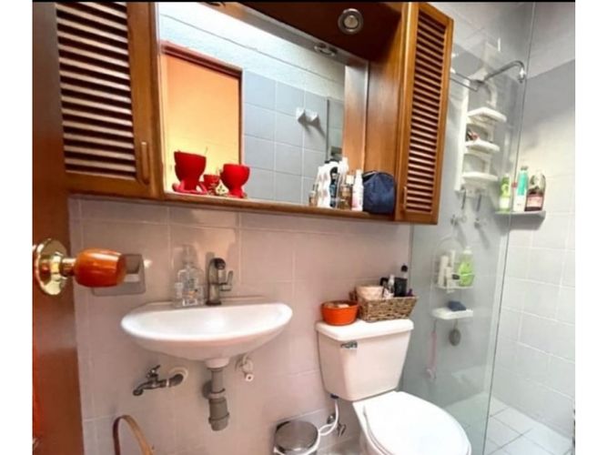 Casa de 4 alcobas en arriendo en El Dorado, Medellín, 311 m² · foto 12 de 14