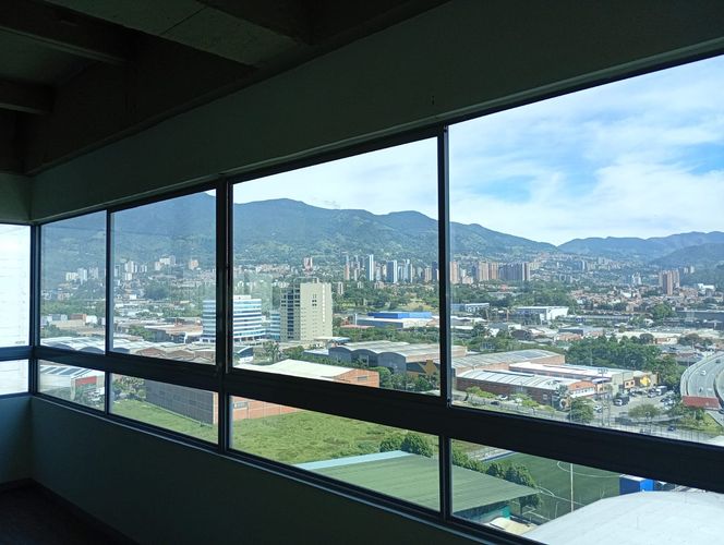 Oficina en arriendo en Paso Ancho, Sabaneta, 706 m² · foto 10 de 18