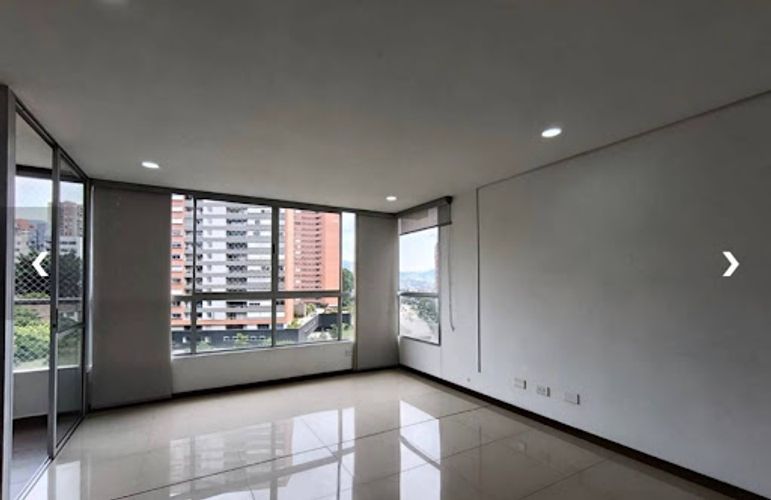 Apartamento de 2 alcobas en arriendo en Los Balsos, Medellín, 80 m² · foto 2 de 15