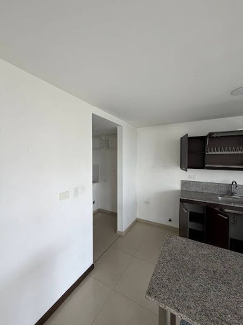 Apartamento de 2 alcobas en arriendo en Los Balsos, Medellín, 80 m² · foto 8 de 15