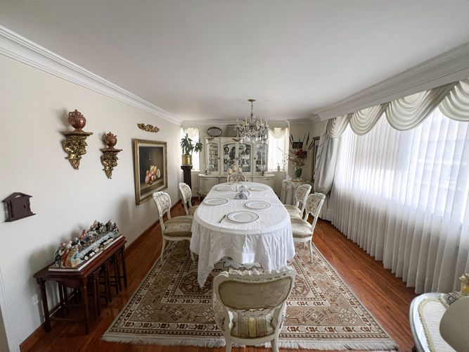 Apartamento de 4 alcobas en arriendo en Santa Barbara Central, Bogotá, 290 m² · foto 3 de 14