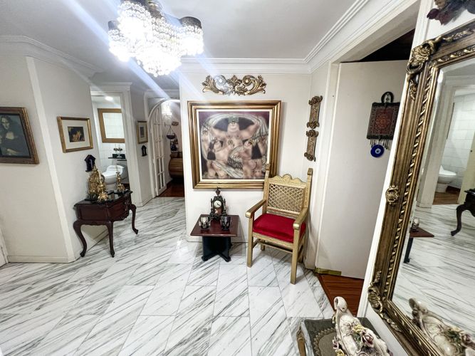 Apartamento de 4 alcobas en arriendo en Santa Barbara Central, Bogotá, 290 m² · foto 6 de 14