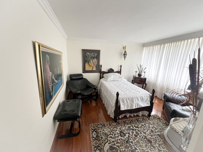 Apartamento de 4 alcobas en arriendo en Santa Barbara Central, Bogotá, 290 m² · foto 8 de 14