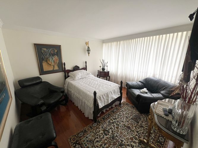 Apartamento de 4 alcobas en arriendo en Santa Barbara Central, Bogotá, 290 m² · foto 9 de 14