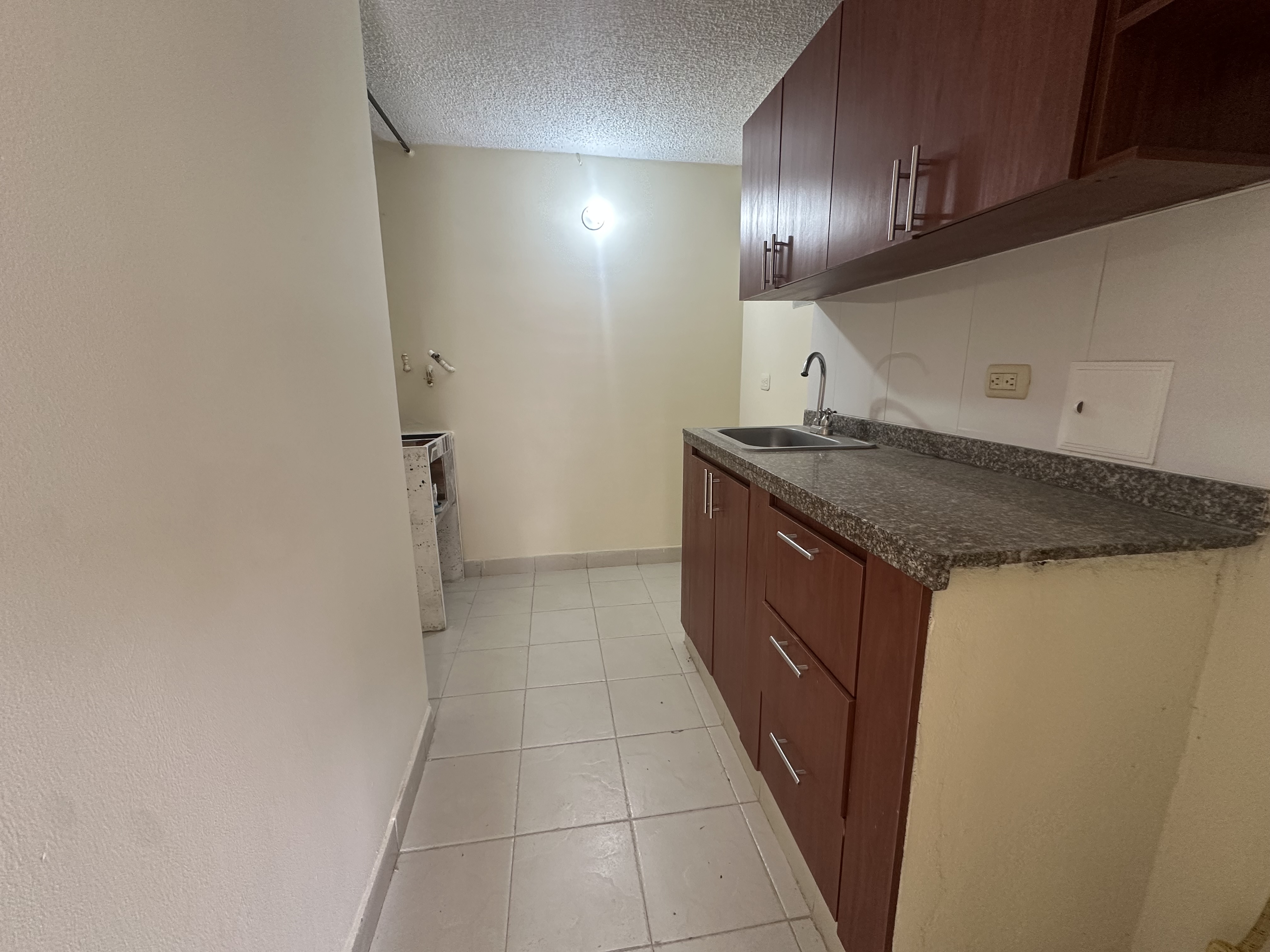 Apartamento en venta en Americas, Armenia · foto 5 de 24