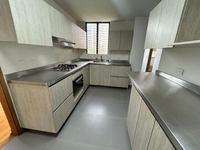 Apartamento de 3 alcobas en arriendo en Alejandría, Medellín, 240 m² · foto 3 de 18