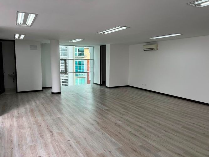 Oficina en arriendo en El Poblado, Medellín, 80 m² · foto 8 de 9