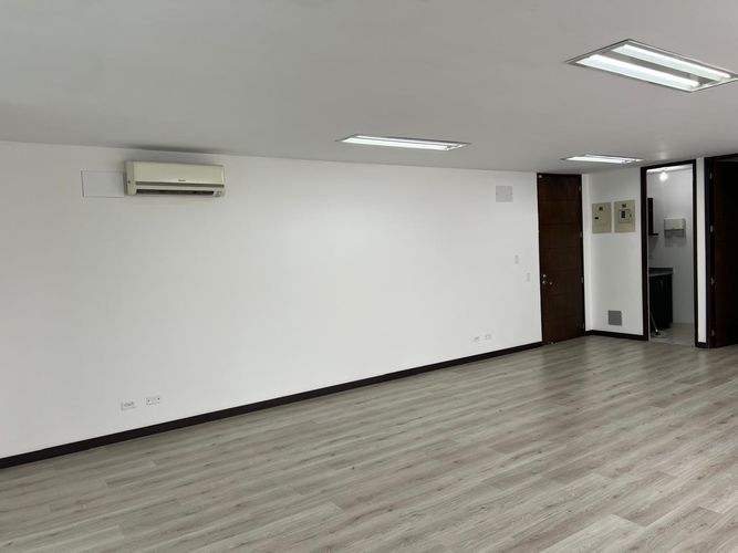 Oficina en arriendo en El Poblado, Medellín, 80 m² · foto 6 de 9