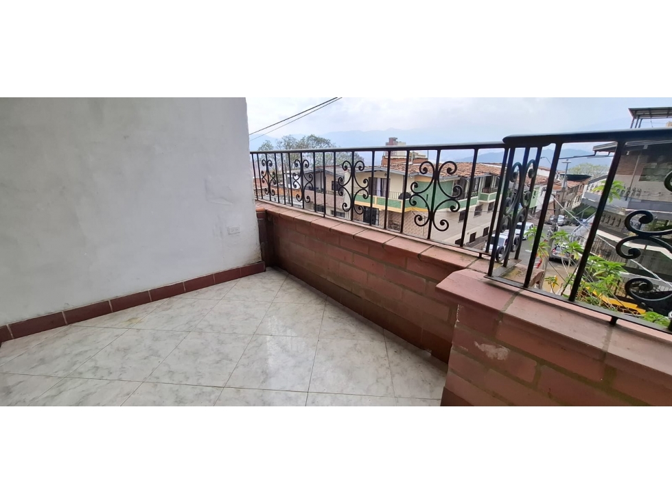 Casa en venta en Villa hermosa, Medellín 2
