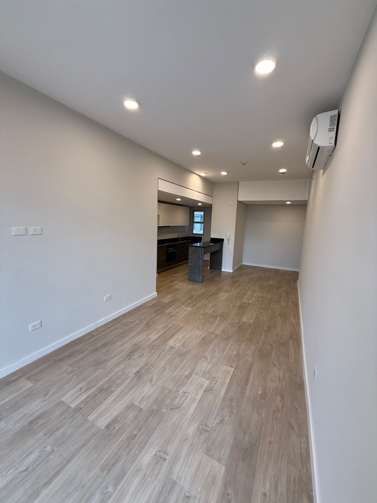 En Alquiler | Departamento de 2 Dormitorios – Edificio Forvm Villa Morra — foto 2