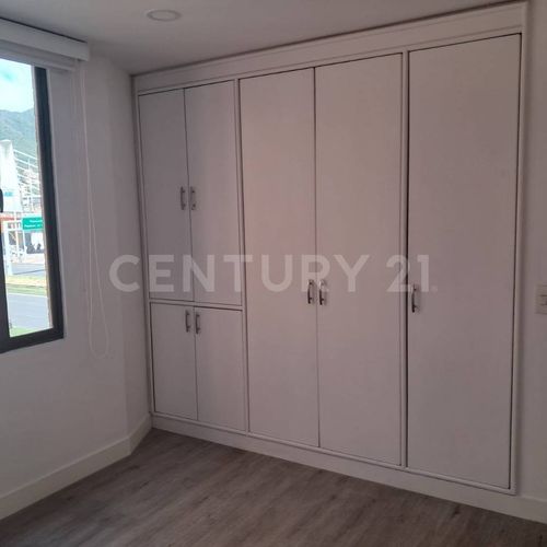 Apartamento de 4 alcobas en venta en Molinos Norte, Bogotá, 200 m² · foto 5 de 18