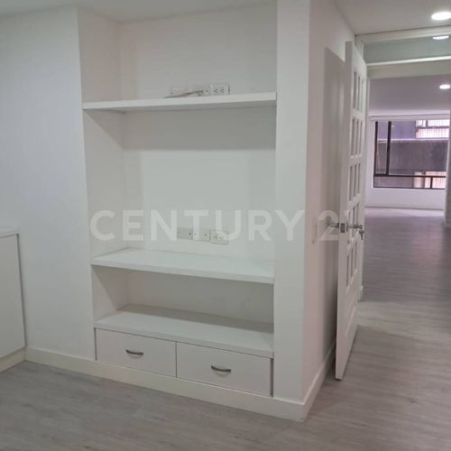Apartamento de 4 alcobas en venta en Molinos Norte, Bogotá, 200 m² · foto 9 de 18