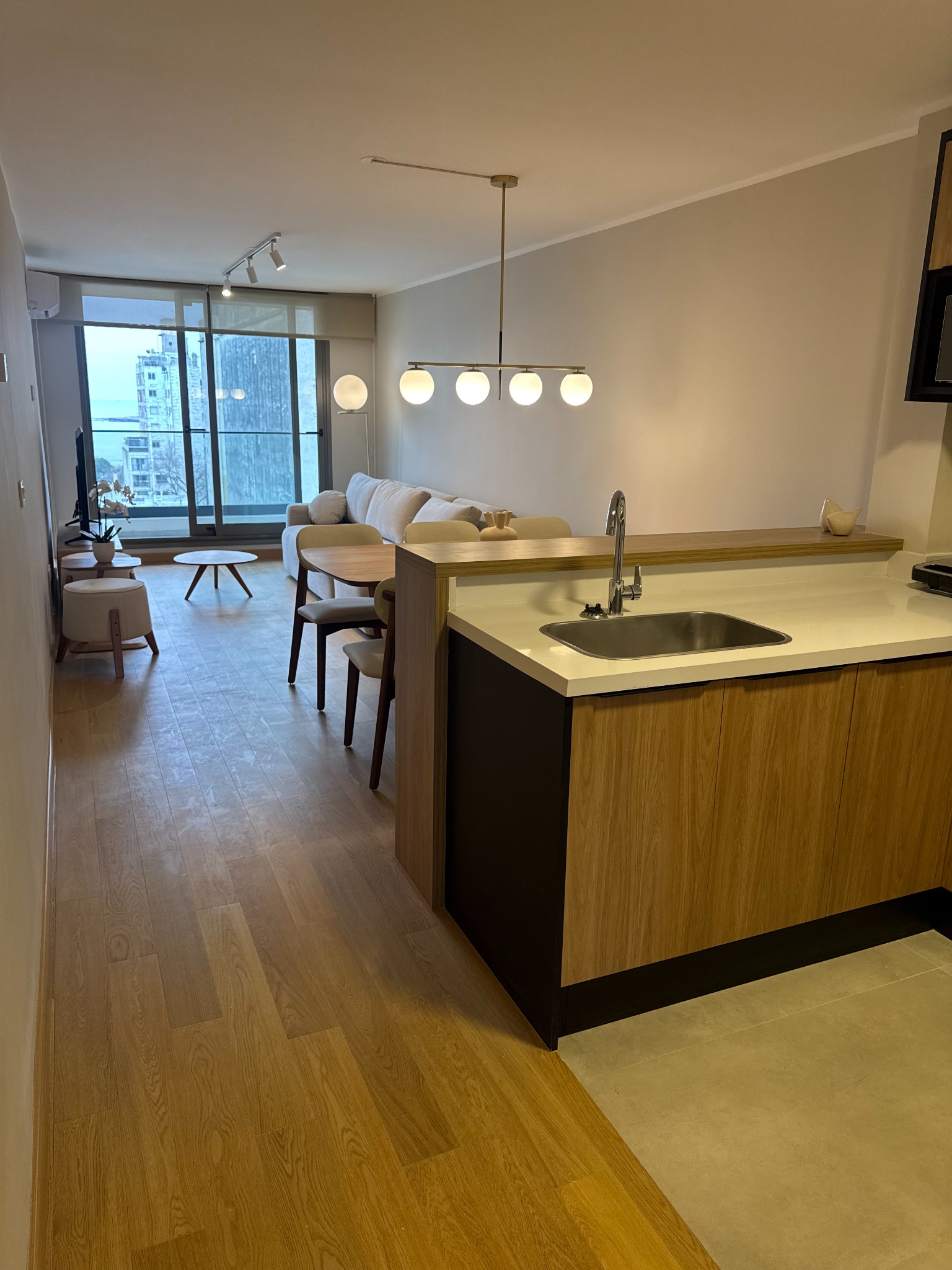 MODERNO, SOBRIO Y ELEGANTE 2 DORM CON MUEBLES