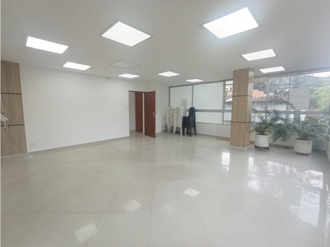 Oficina en arriendo en Estadio, Medellín, 85 m² · foto 5 de 9
